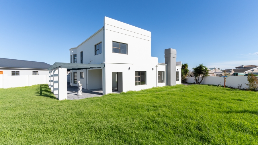 5 Bedroom Property for Sale in Myburgh Park Western Cape